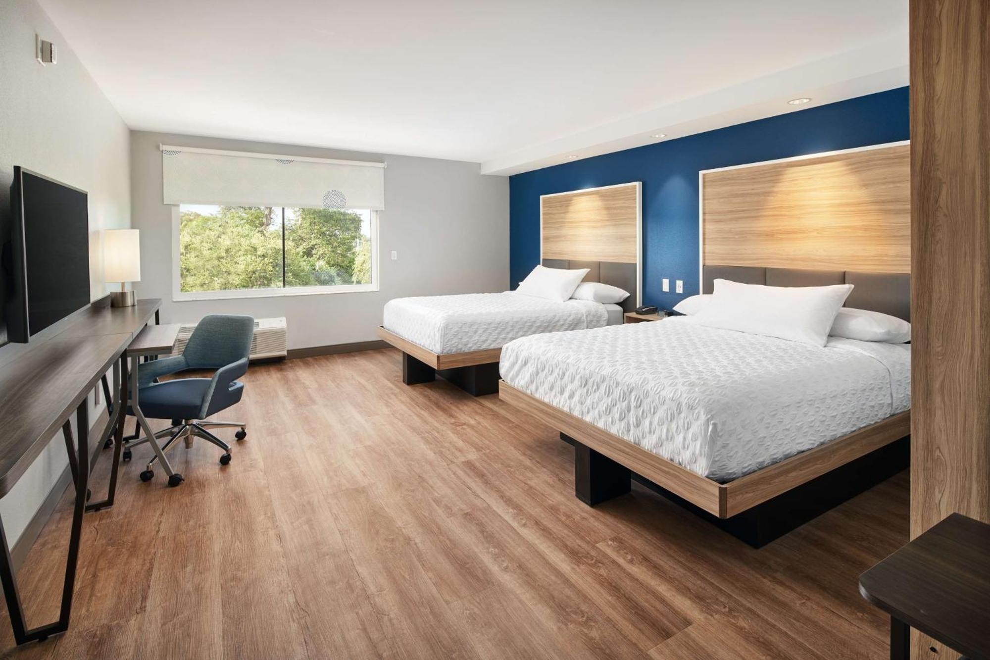 Tru By Hilton Ft Lauderdale Airport Hotel Dania Beach Exterior photo